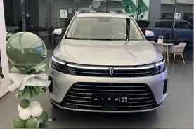 问界M7评测：外观大气，内饰质感不错，家用应该选五座！图片