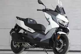 资讯｜踏板界的奢侈品：宝马C400GT升级加价，售价85900元起图片