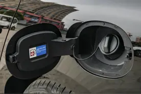 中国“插混车”成绩单：第一名月销1.6万台，满油满电续航2100km图片