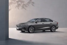 真狠，仅4万多，吉利帝豪打出A级车历史最低价！图片