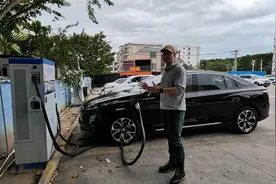 终于深度体验了红旗E-QM5，谁说网约车不能家用？视频封面