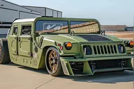 军车也疯狂？地狱猫V8+飞机机翼！世界上第一辆6x6悍马H1图片