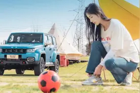 开着你的BJ40，与女足冠军组一场“越野+足球”铿锵闺蜜局图片