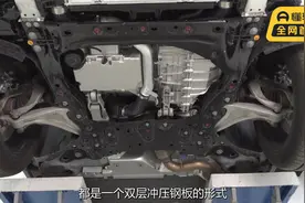 领克09插混：看看硕大的铝合金，再看看那些筷子，做车的差距真大