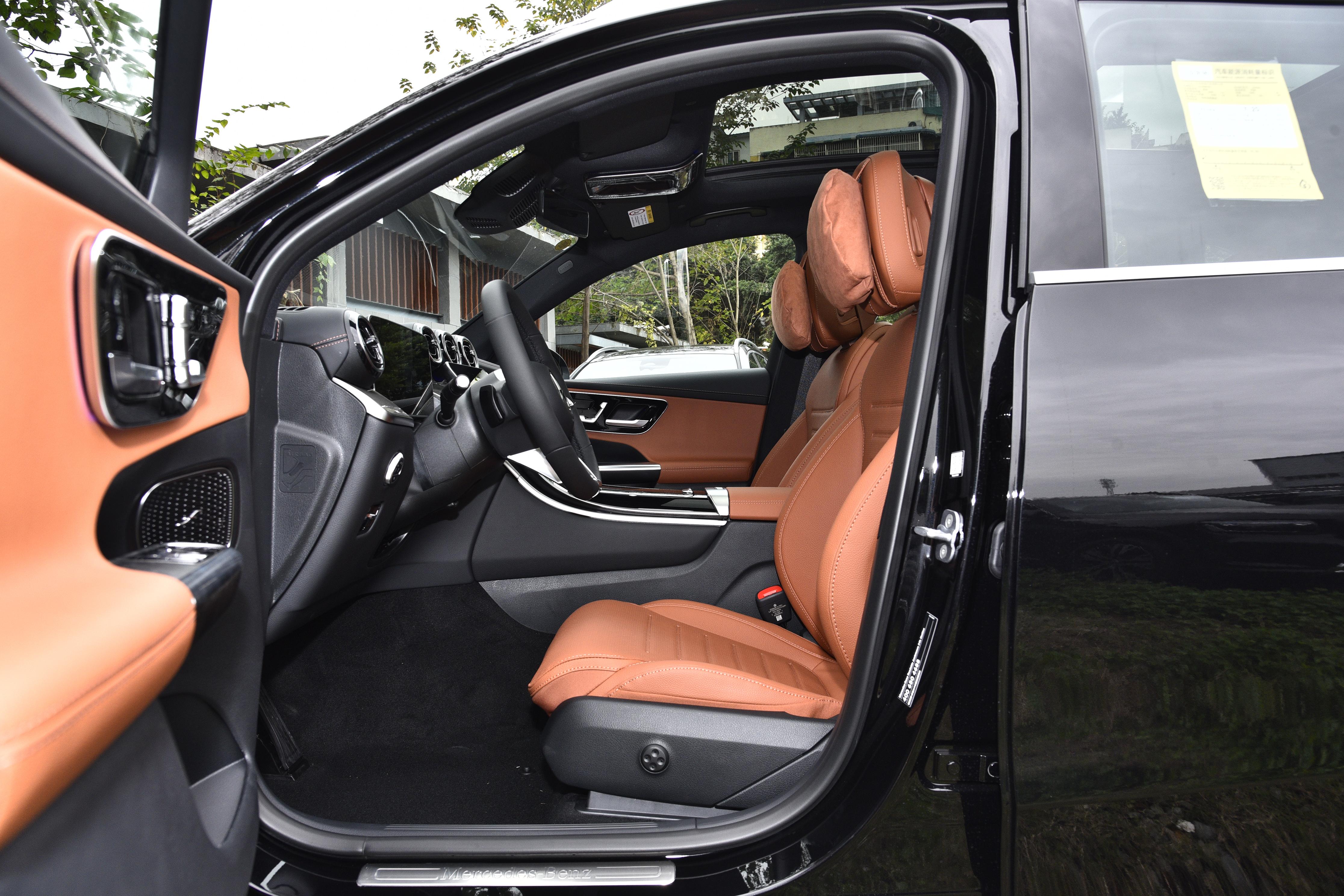 2026款奔驰GLC空间表现_glc260豪华版使用说明_5座版与7座版对比