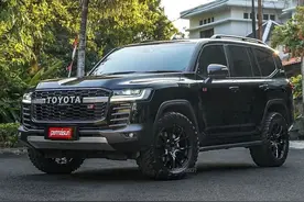 原厂黑武士，越野风陆巡LC300 GR Sport图片