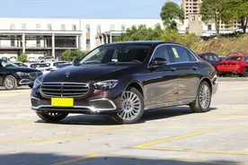 解读立标奔驰E级300L豪华型，售价49.47万，优雅与豪华共存图片