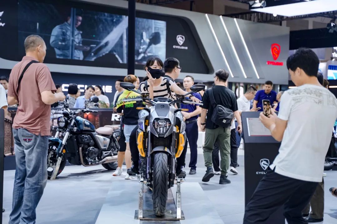 宗申这阵容太过庞大，四缸仿赛 RC680R 正式亮相！9203|小老婆汽機車資訊網