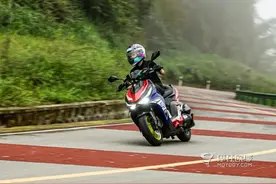 侧置后减，50:50配重，11980元就能平替三阳DRG的国产运动踏板图片