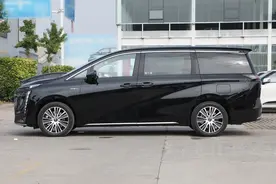 25万预算买7座车，要舒适和大空间，看看这2款，价格不贵油耗还低图片