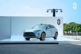 售价24.98万元起，新款问界M5标准版上市，最大纯电续航260公里图片