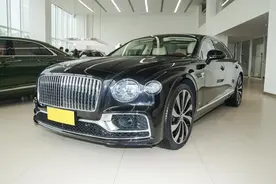 车长超5米3，配V8或W12引擎，最快3.8秒破百，实拍宾利飞驰图片