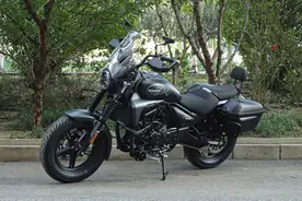 细节制胜！豪爵TR300Plus新增边箱大风挡，23680元起售，值不值？图片