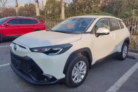 丰田SUV又跌价了！下探到8.78万，油耗6.15L，开10年都不动螺丝钉图片