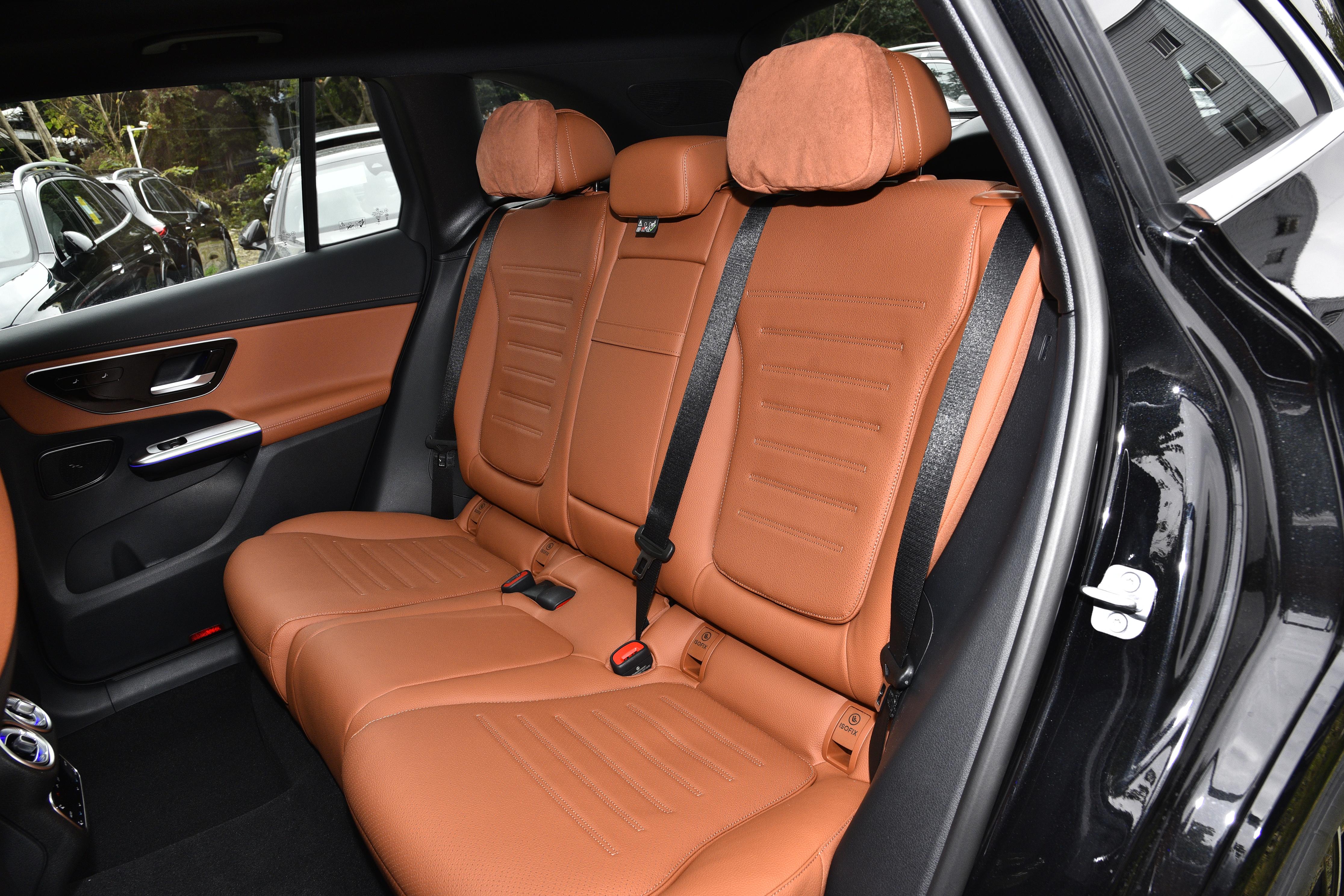 glc260豪华版使用说明_2026款奔驰GLC空间表现_5座版与7座版对比