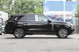 吉利被低估的豪华SUV！车长超5米，254马力+8AT+全时四驱，没人懂图片