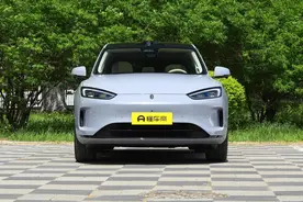 问界M5：轴距2880mm+综合续航1440km，华为加持，能胜过理想L6？图片