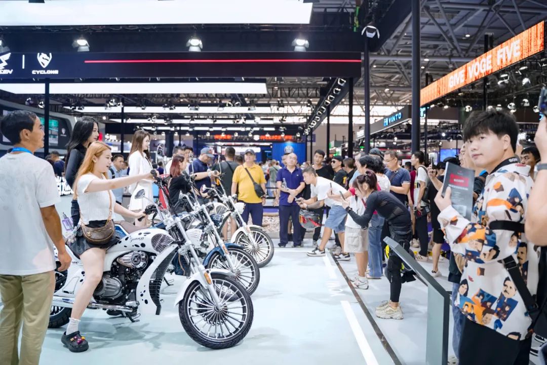 宗申这阵容太过庞大，四缸仿赛 RC680R 正式亮相！7081|小老婆汽機車資訊網