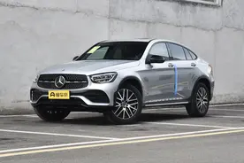 新款奔驰GLC轿跑上市，售57.2万，配柏林之声音响，可自动泊车图片