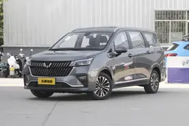 五菱佳辰正式上市，家用7座MPV，售价6.88-9.98万元图片