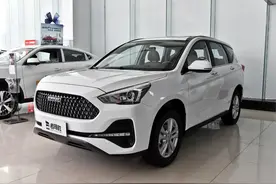 6.6万起，卖的超好，空间不小，实拍哈弗M6图片