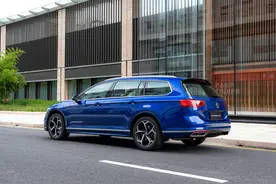 25万以内可落地！德系进口旅行车，后备厢1725升，蔚揽值得买吗？图片