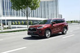 全新进口2.0T发动机，低速平柔高速带劲，体验第四代汉兰达380T图片