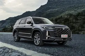 售价17.59万起，换装爱信8AT变速箱，长安CS95PLUS首推入门版图片