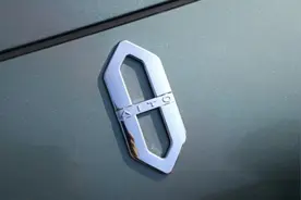 遥遥领先！问界“违约”不交车，却连退定渠道都没有？图片