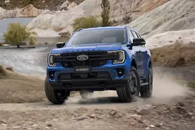 福特全新撼路者发布 七座四驱非承载！国内敢卖25万能成爆款？图片