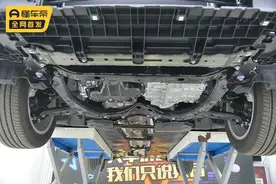 丰田凯美瑞拆车：这不是一样的吗，怎么看也看不出区别！图片