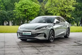 全新B级混动家轿，实拍海豹06DM-i图片