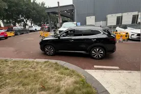 全黑的宋plus dmi 你们觉得帅吗？