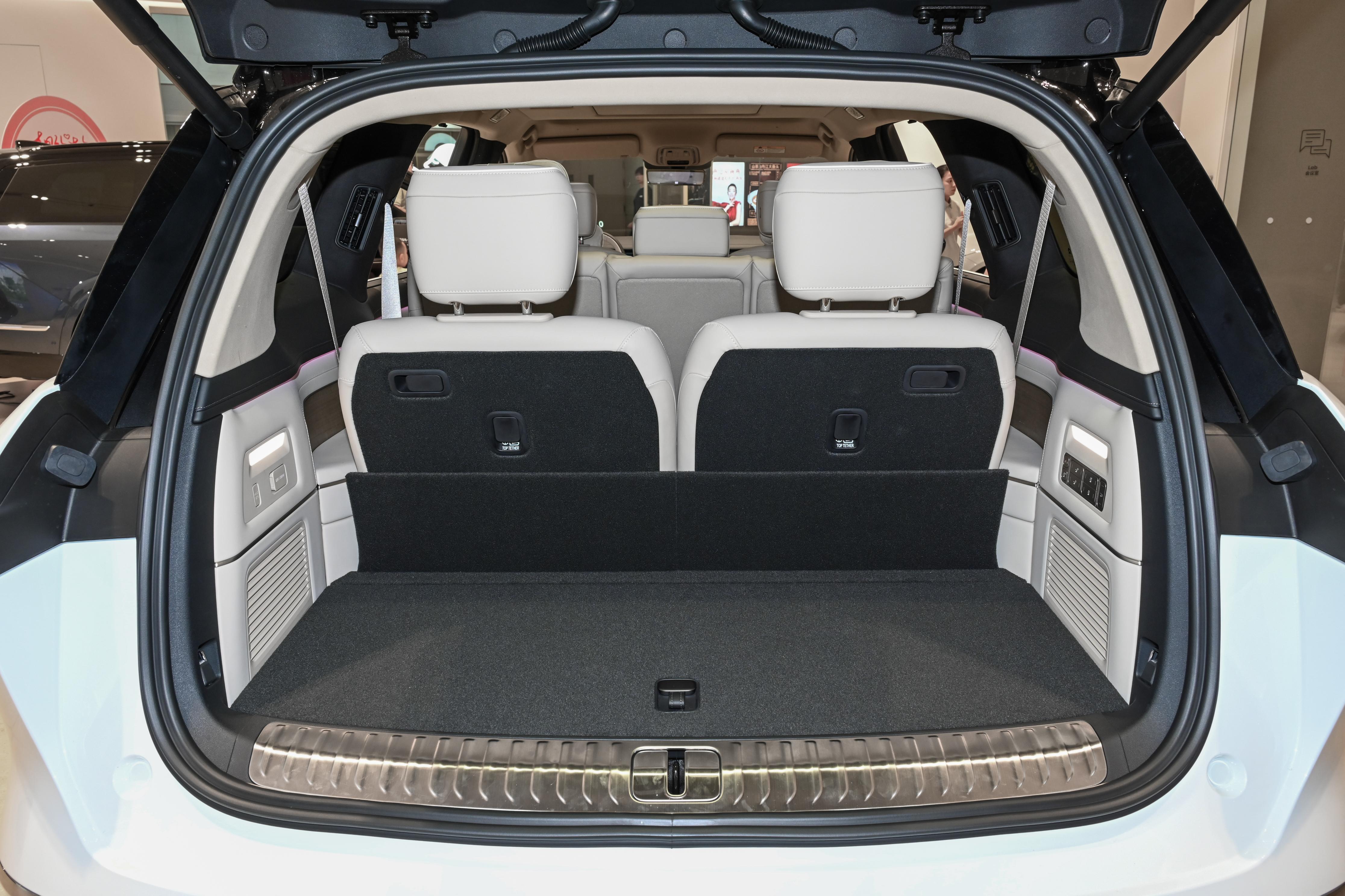 2026款蔚来ES8评测_蔚来es8_家用纯电SUV推荐