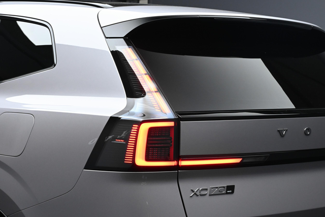 沃尔沃XC70正式量产下线
