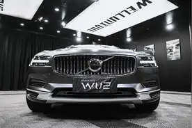 苏州无二汽车贴膜丨沃尔沃V90改色电光金属深邃灰图片