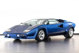 兰博基尼大牛奠定者，楔形超跑鼻祖Countach LP400图片