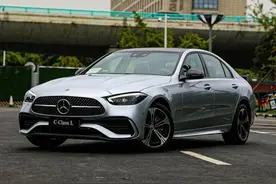 继2起漏油之后，又一例发动机无法启动，全新奔驰C级质量堪忧？图片