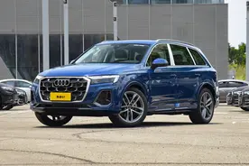 新款奥迪Q7上市，新增5座版/搭2.0T和3.0T动力，售价60.98万元起图片