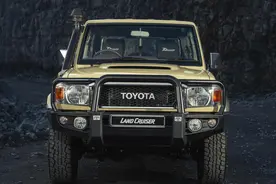 约人民币37万元，丰田LC76 70周年纪念版发布，搭载4.5T柴油动力图片