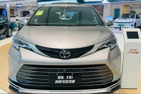 2024款丰田赛那到店，换装8155芯片+航空座椅，新增电四驱系统图片