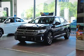 新款大众速腾：搭载全新1.5T发动机，优惠力度大，选这款划算图片