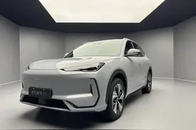 配国产芯片就一定差么？吉利银河E5表示除了智能我还有大空间图片