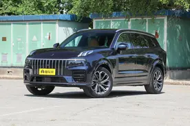 20万预算买燃油SUV，就选它！配四驱，动力强劲，还很省油图片