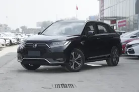 日系大号5座家用SUV，动力强还省油，家用不二之选，实拍本田UR-V图片