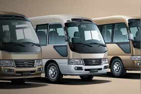 丰田柯斯达诠释高端轻客车，4.0L V6引擎+23座布局，41.84万起售图片