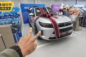 买新能源车提车时怎么验车？喵哥告诉你这里很重要，很多人都没验图片