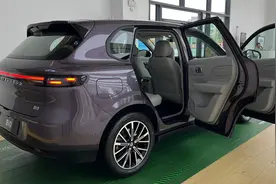 2025款零跑B10 510km悦享智驾版：视觉体验