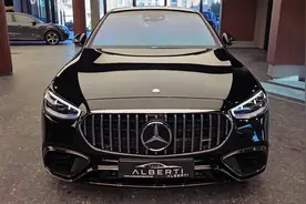 这才是“西装狠货”！外观低调却配4.0T V8，2025款奔驰AMG S63视频封面