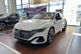 到店实拍大众CC，最高优惠3.7万，标配2.0T动力，为啥卖不动？图片